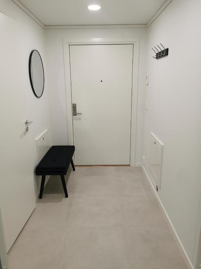 Lofoten Studio Apartment, Vestermyrveien 11 Svolvær Exterior foto